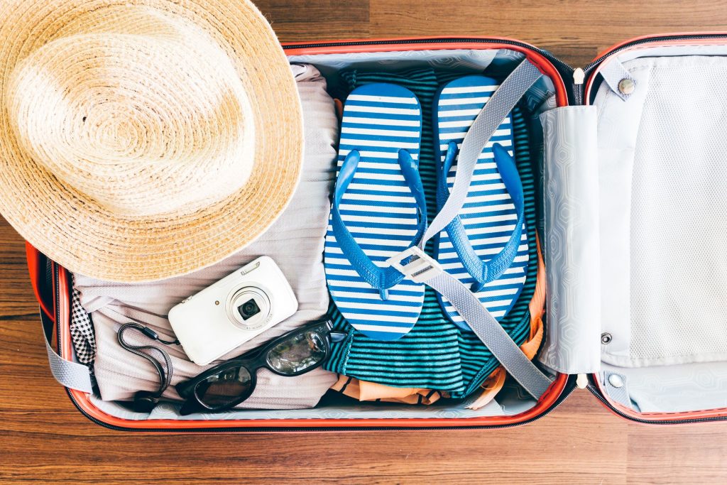 10-tips-to-pack-your-suitcase-that-will-make-your-trip-easier-limepedia